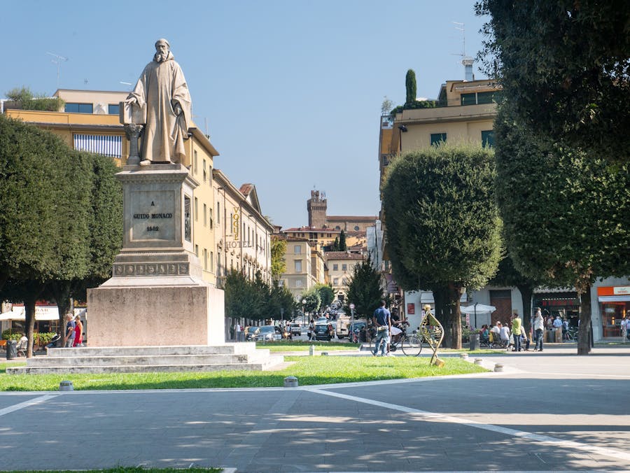 Arezzo private last minute tour with a local guide