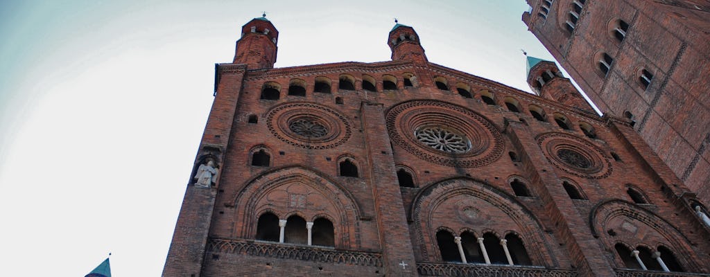 Private guided walking tour of Cremona