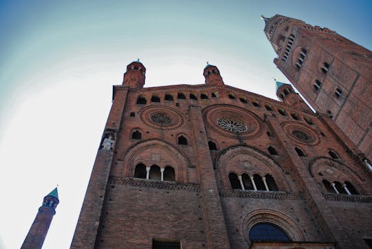Private guided walking tour of Cremona