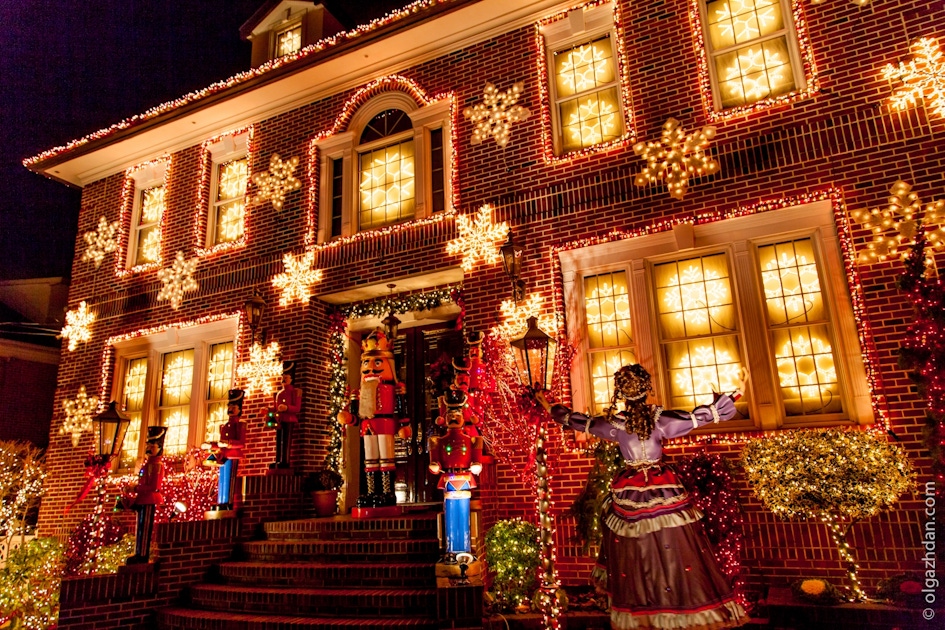 Dyker Heights Christmas lights tour musement