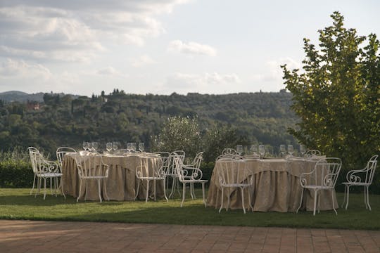 Degustazione di vino e cena in un'autentica villa a Firenze