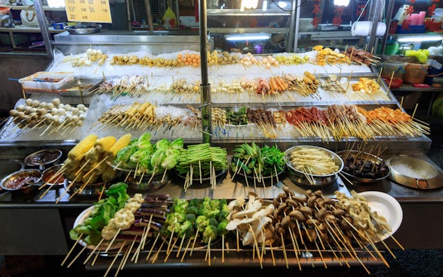 Tour privato del cibo di strada di Kowloon a Hong Kong