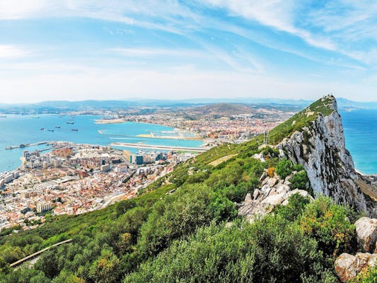 Gibraltar and Bolonia private day trip from Cádiz