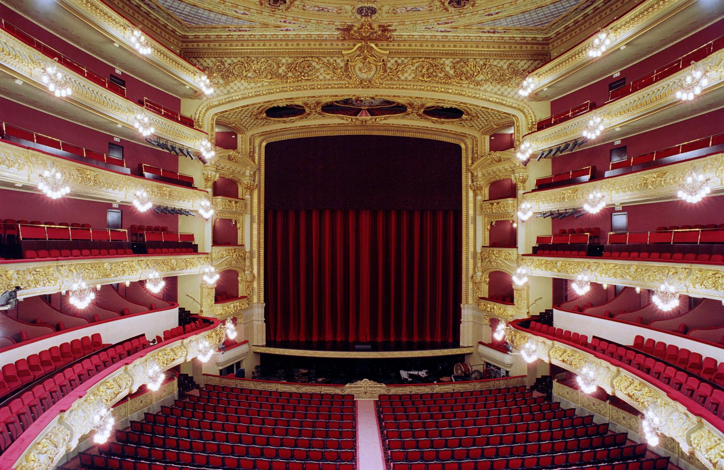 Как называются залы в театрах. Большой театр Лисеу в Барселоне. Оперный театр Лисео в Испании. Театр Лисео. Театр Лисео (the Gran Teatre del liceu.
