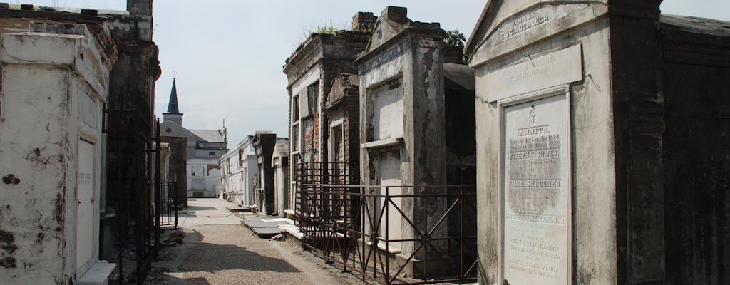 Visite à pied du cimetière et du vaudou