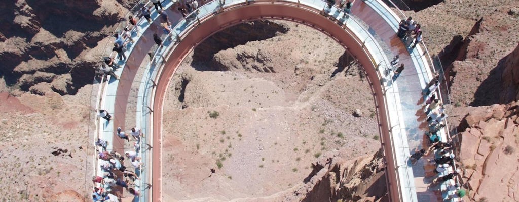 Lado oeste del Gran Cañón en una furgoneta de lujo con parada fotográfica en la presa Hoover y entrada al Skywalk