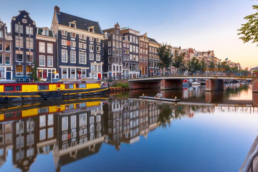 Amsterdam Busrundfahrt mit Live-Kommentar und Kanalrundfahrt