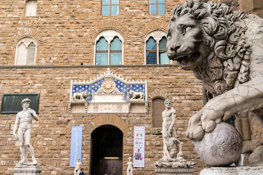 Accademia Gallery guided tour with 24 or 48-hour hop-on hop-off bus tickets