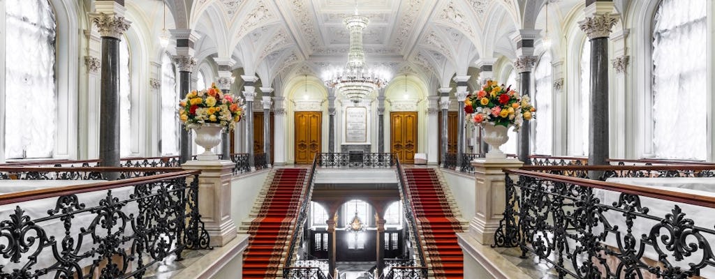 Espectáculo de folklore ruso en el Palacio Nikolaievski de San Petersburgo