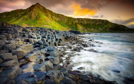 Game of Thrones Tour of Northern Locations met Giant's Causeway bezoek vanuit Belfast