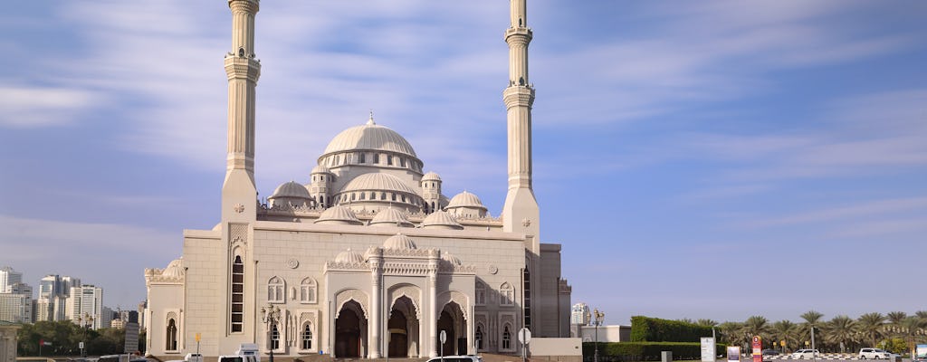 Ruta por Sharjah, la perla del golfo Pérsico, desde Dubái