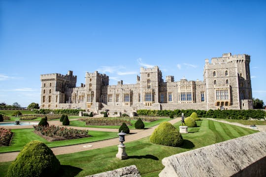 Windsor Castle half-day tour with fish and chips pub lunch