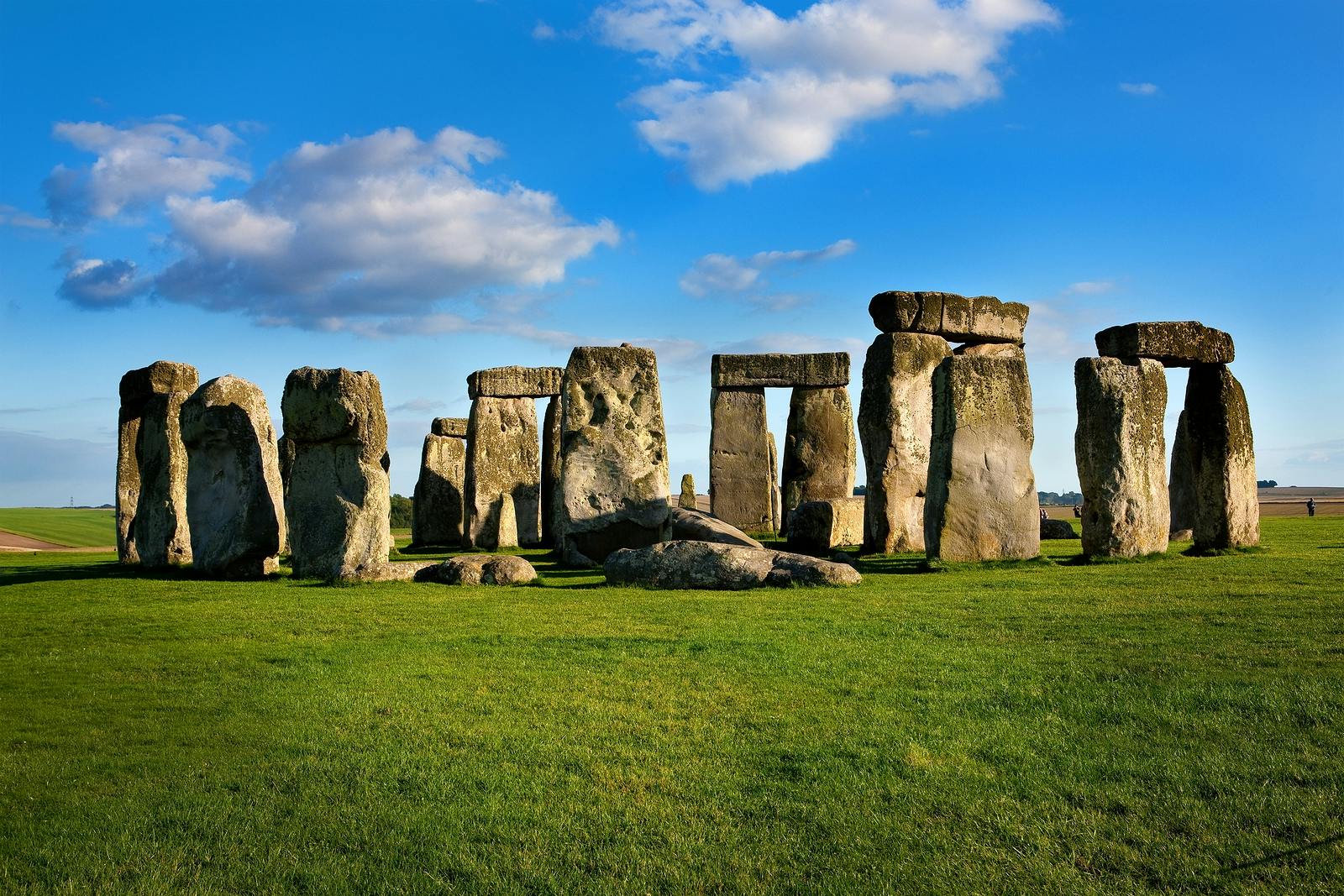 Stonehenge and Bath day trip from London with optional Roman Bath entry