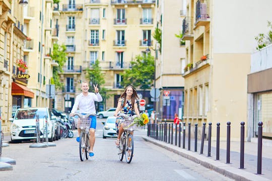Tour in bici dal Centro Pompidou fino agli Champs Elysées