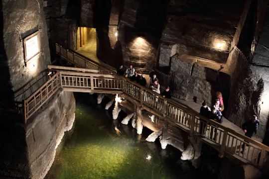 Visite d'une demi-journée de la Mine de sel de Wieliczka et de l'usine Oskar Schindler au départ de Cracovie