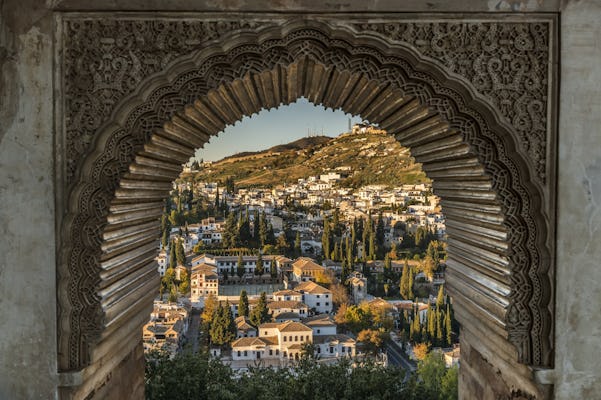 Alhambra, Generalife i pałace Nasrydów z przewodnikiem i bez kolejki