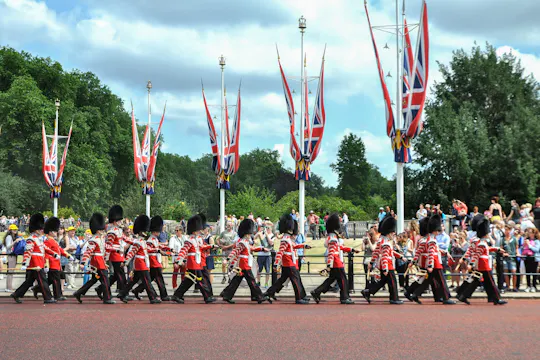 Magic of London tour with champagne afternoon tea