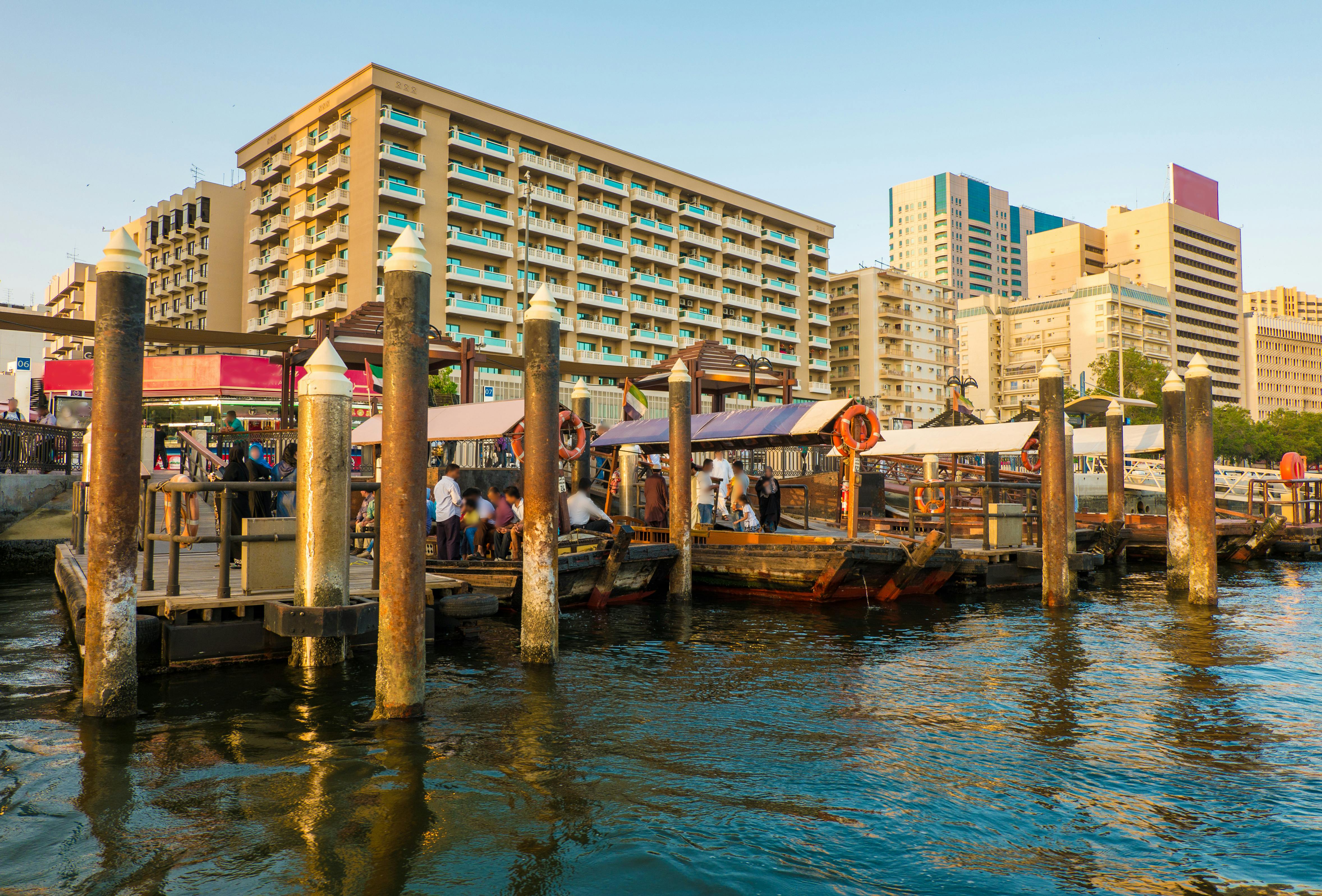 Dubai combi-stadstour en dhow-cruise met diner