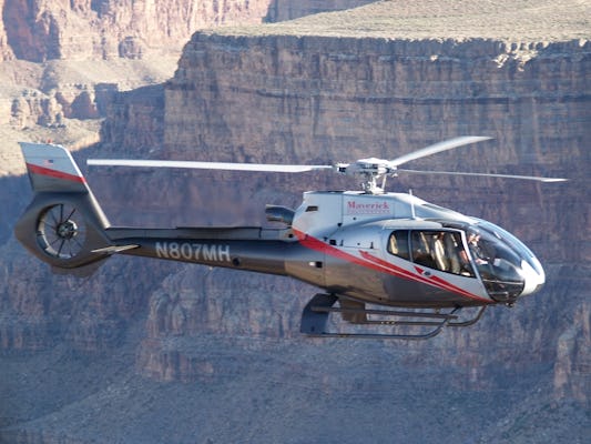 Voo de helicóptero Canyon Spirit saindo do Grand Canyon South Rim