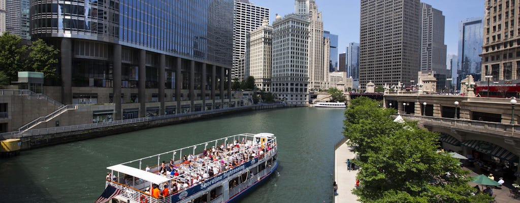 Crucero de arquitectura en el río Chicago desde Michigan Ave