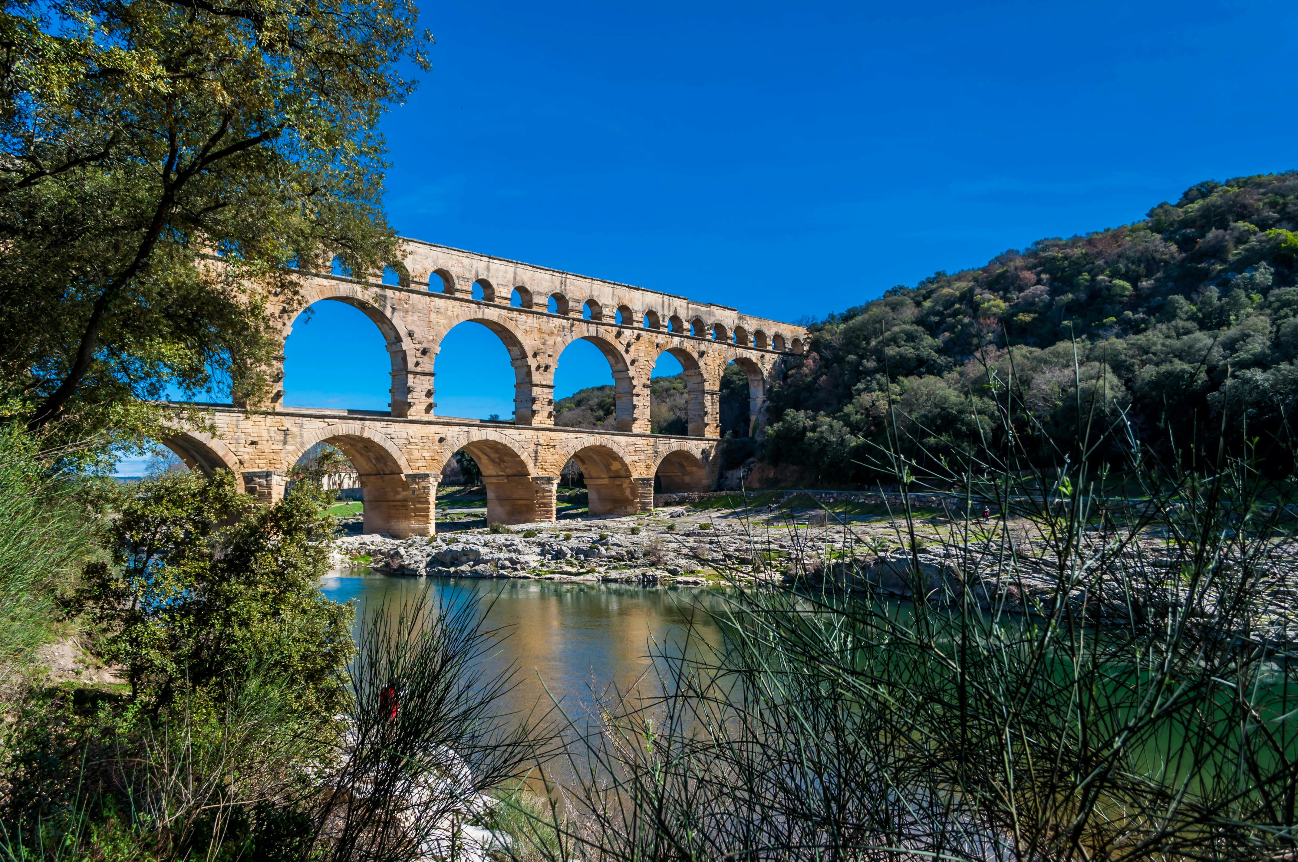 Römische Stätten und historische Orte in der Provence