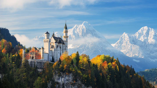 Neuschwanstein, Linderhof and panoramic bus tour in Oberammergau
