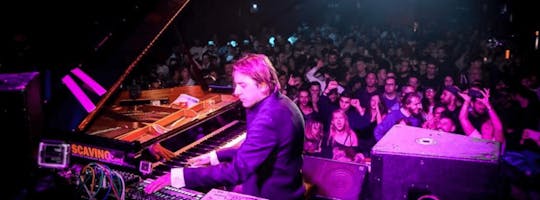 Genau Pres. Fabrizio Rat - La Machina Live At Supermarket
