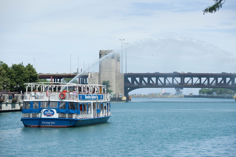 Cruises in Chicago Cruises in Chicago