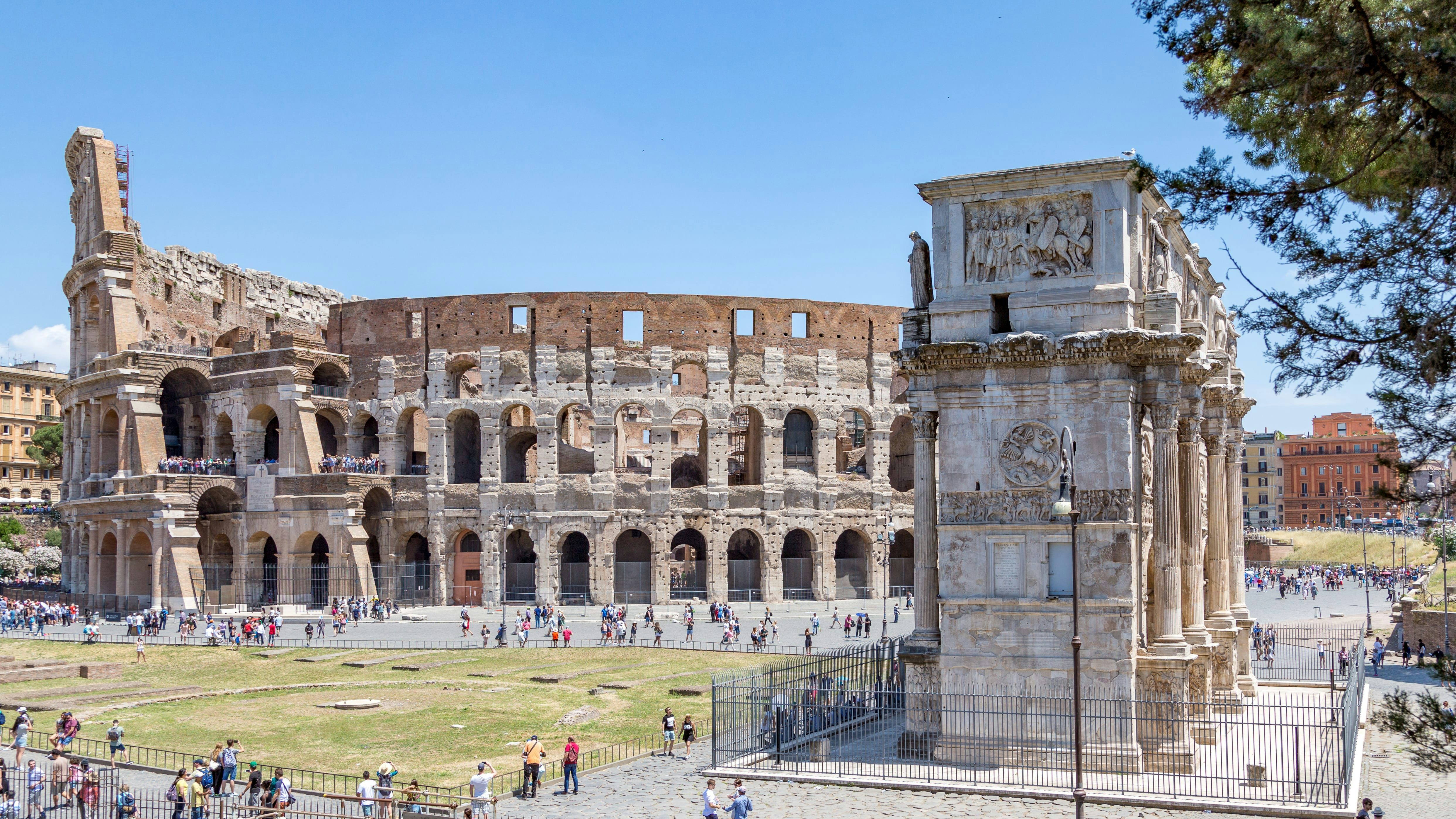 Express Colosseum tour with Gladiator's entrance and Arena floor musement