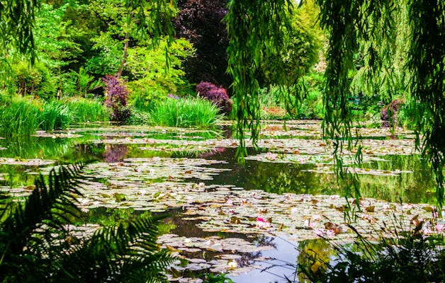 Visita à Giverny de Monet e Versalhes em um dia