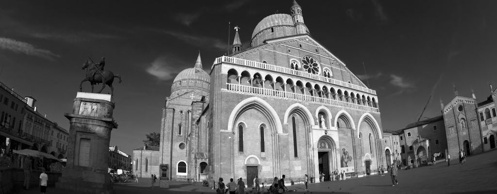 Passeio privado de Pádua da Basílica de Santo Antônio com afrescos de Tiziano