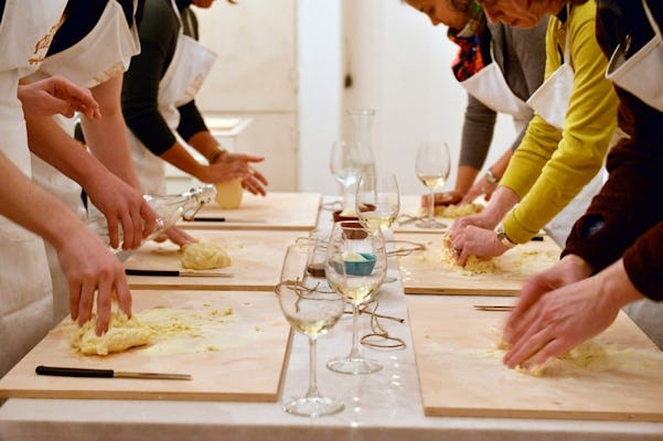 Private cooking class in a typical Apulian trullo