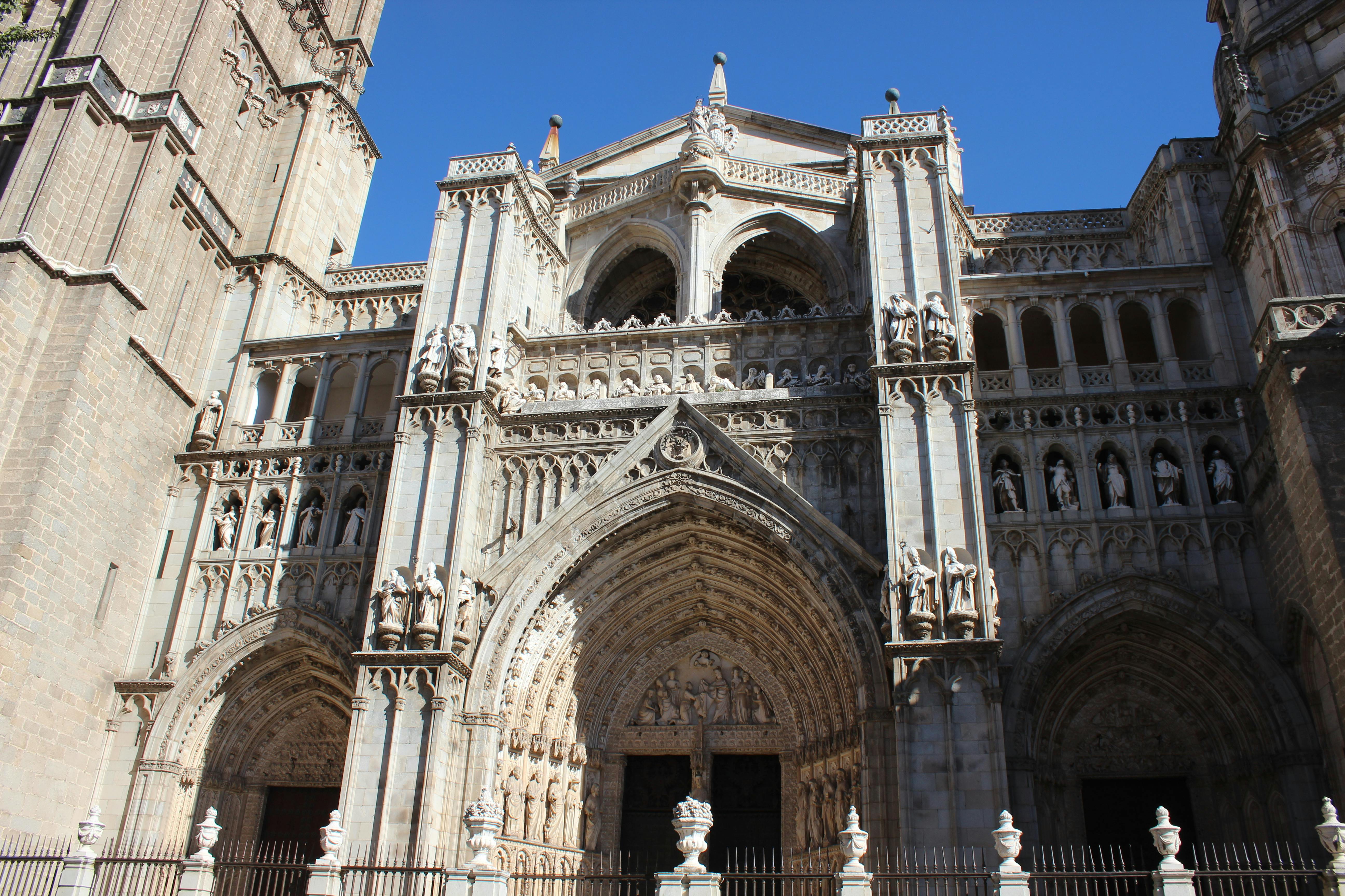 Toledo para exploradores destaca a excursão saindo de Madri