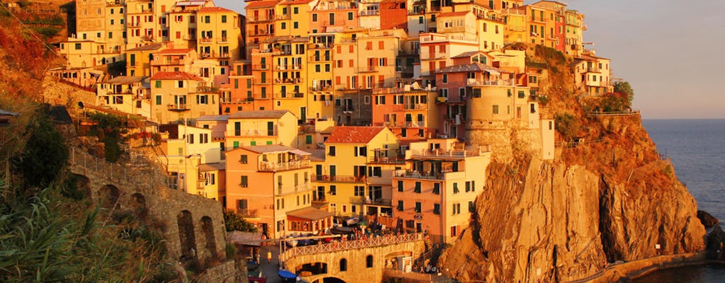 Tour in barca delle Cinque Terre con aperitivo al tramonto