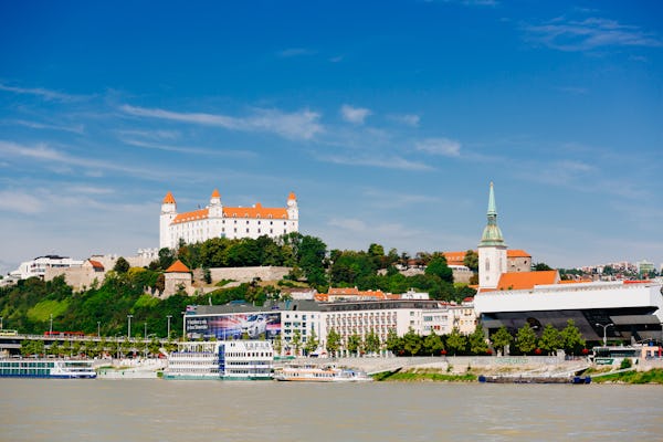 Dagtocht naar Bratislava per bus en boot vanuit Wenen
