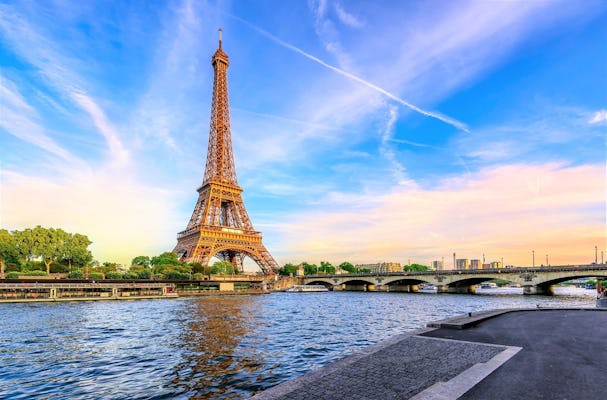 Paris Tagestour mit Eiffelturm, Louvre und Bootsfahrt