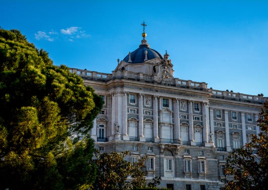Det kongelige slott i Madrid: forbi-køben-billetter og audioguide