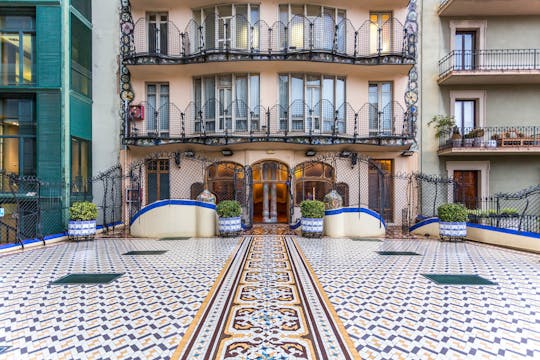 Sla de wacht Gaudi-huizen: Casa Batlló en Casa Milà
