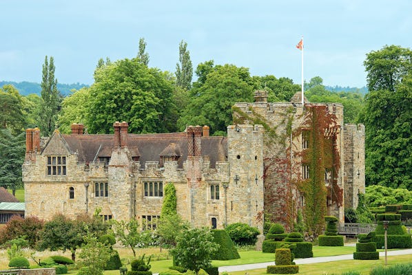 Hever Castle and Chartwell in a black taxi