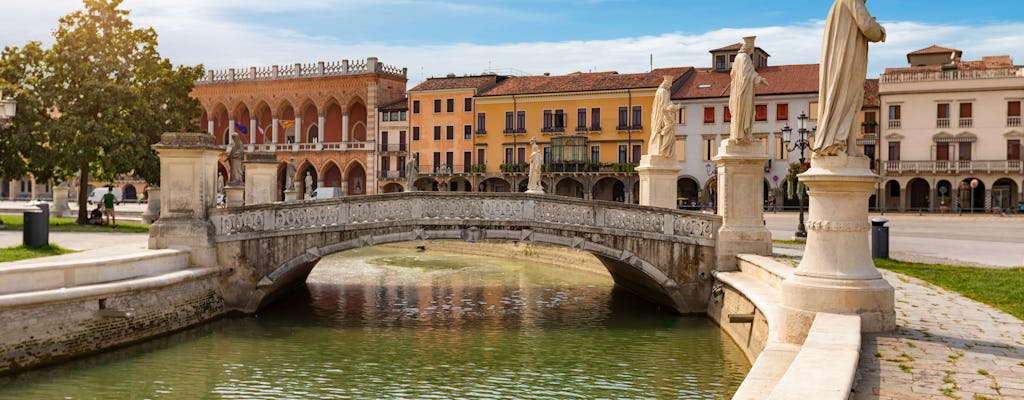 2-hour guided walking tour of Padua with a local