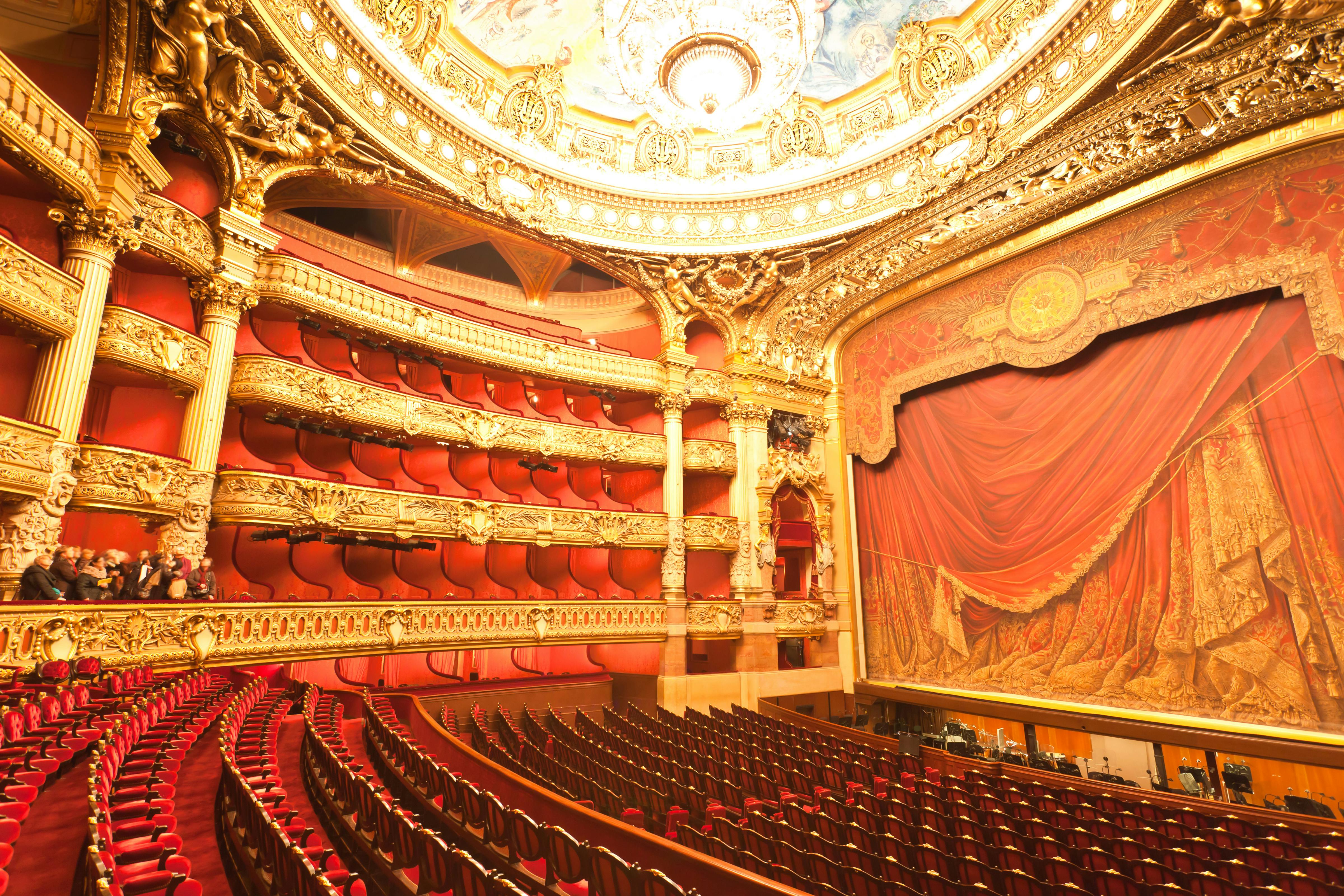 Entradas y visitas guiadas a la Ópera Garnier en París | musement