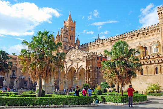 Street food walking tour in Palermo