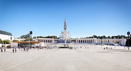 Tour de Fátima, Batalha, Alcobaça e Óbidos com almoço a partir de Lisboa