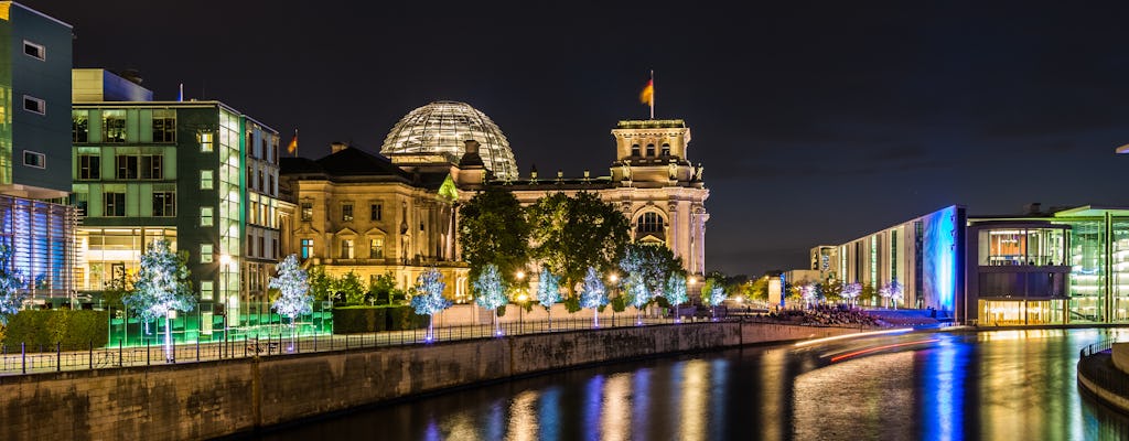 Abendliche Bootsfahrt in Berlin