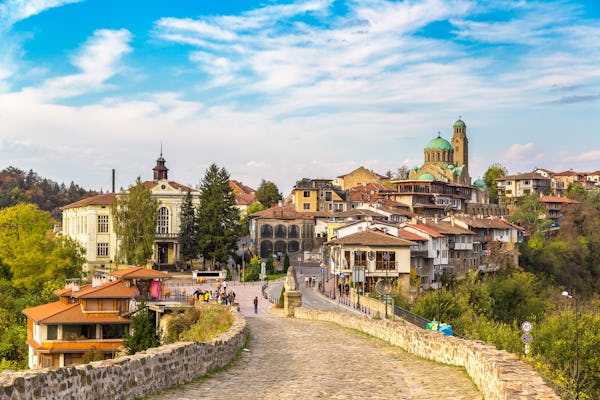 Excursão de dia inteiro a Veliko Tarnovo e Arbanasi Bulgária saindo de Bucareste