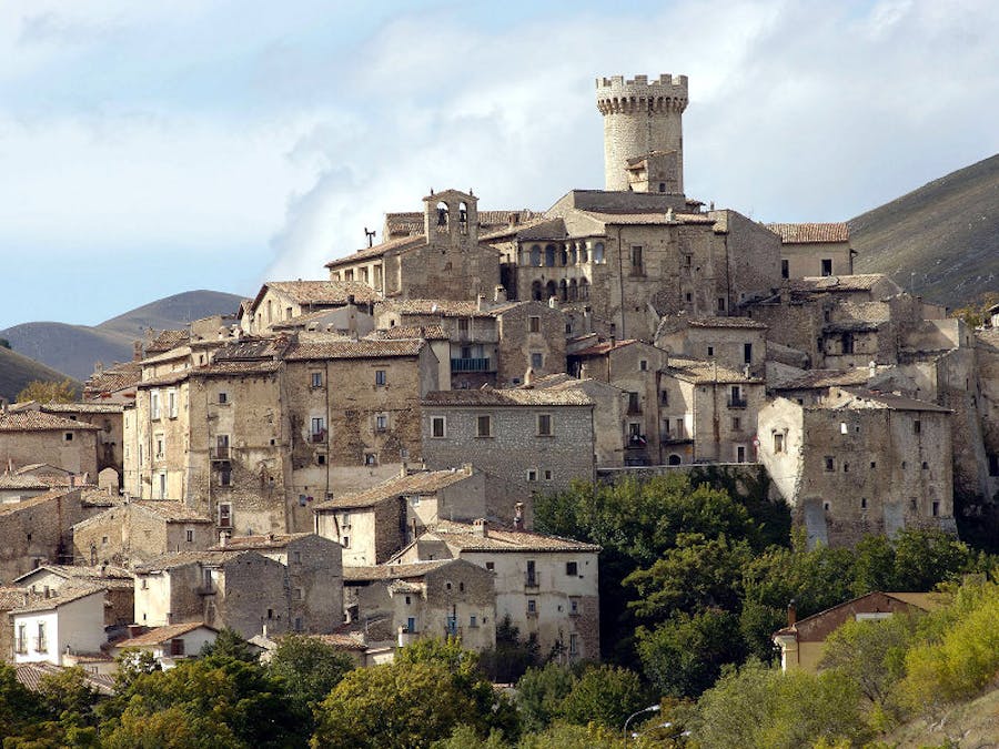 Tour of the Gran Sasso villages and castles