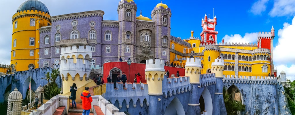 Całodniowa wycieczka po Sintrze z rezydencją Quinta da Regaleira i pałacem Pena