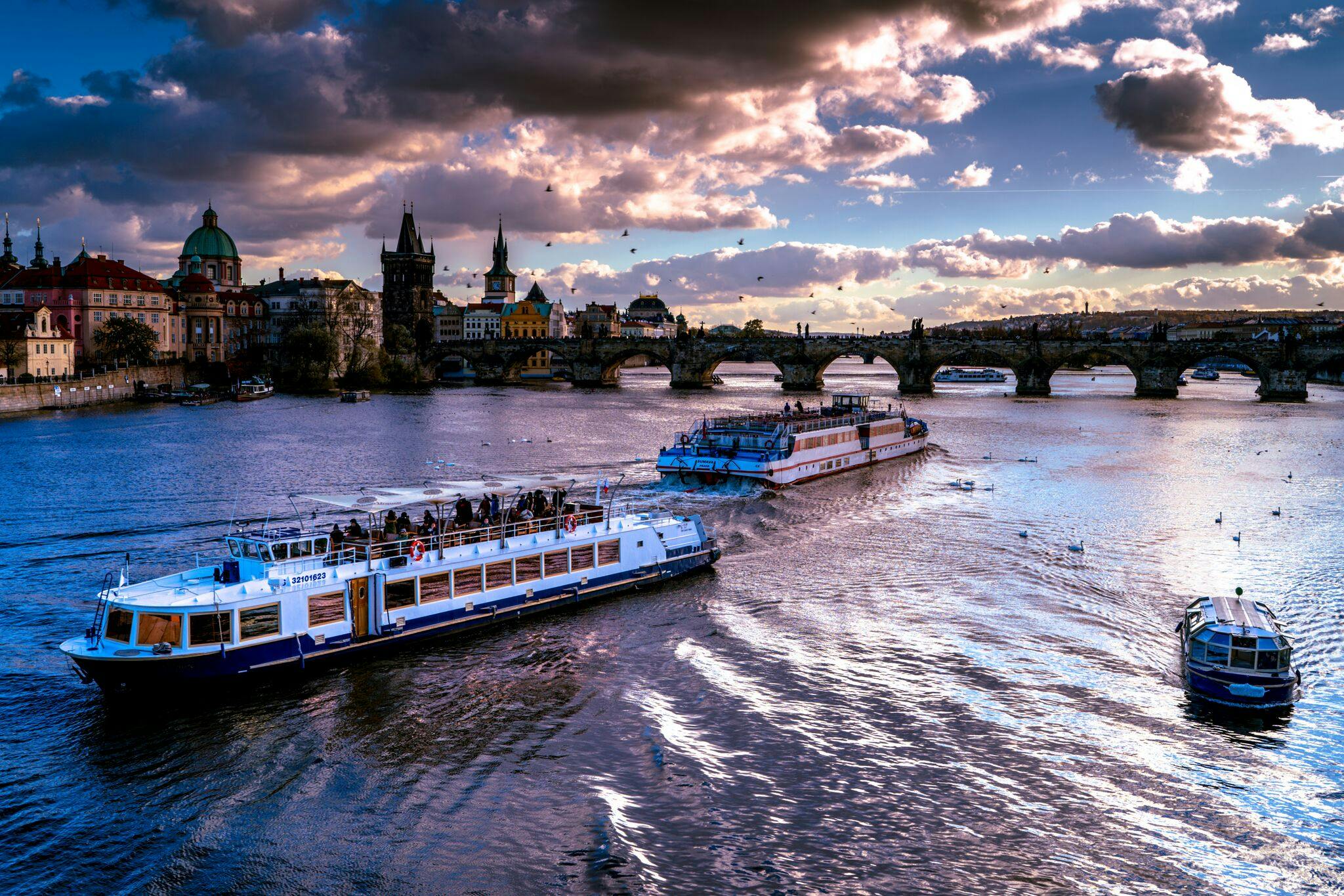 prague vltava river cruise