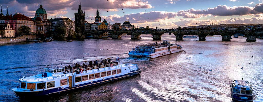 Paseo en barco de una hora por Praga