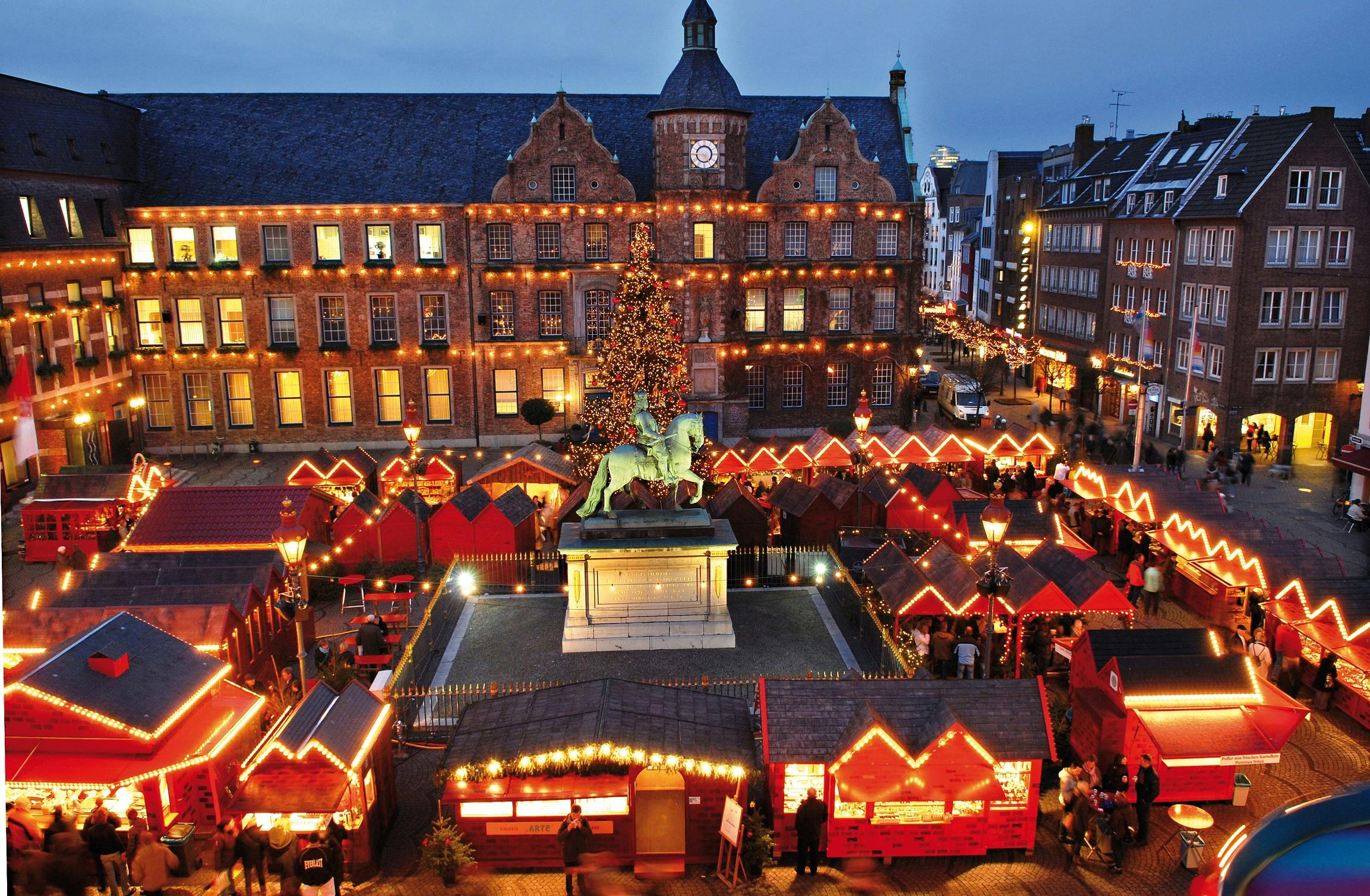 Weihnachtliche Führung in Düsseldorf